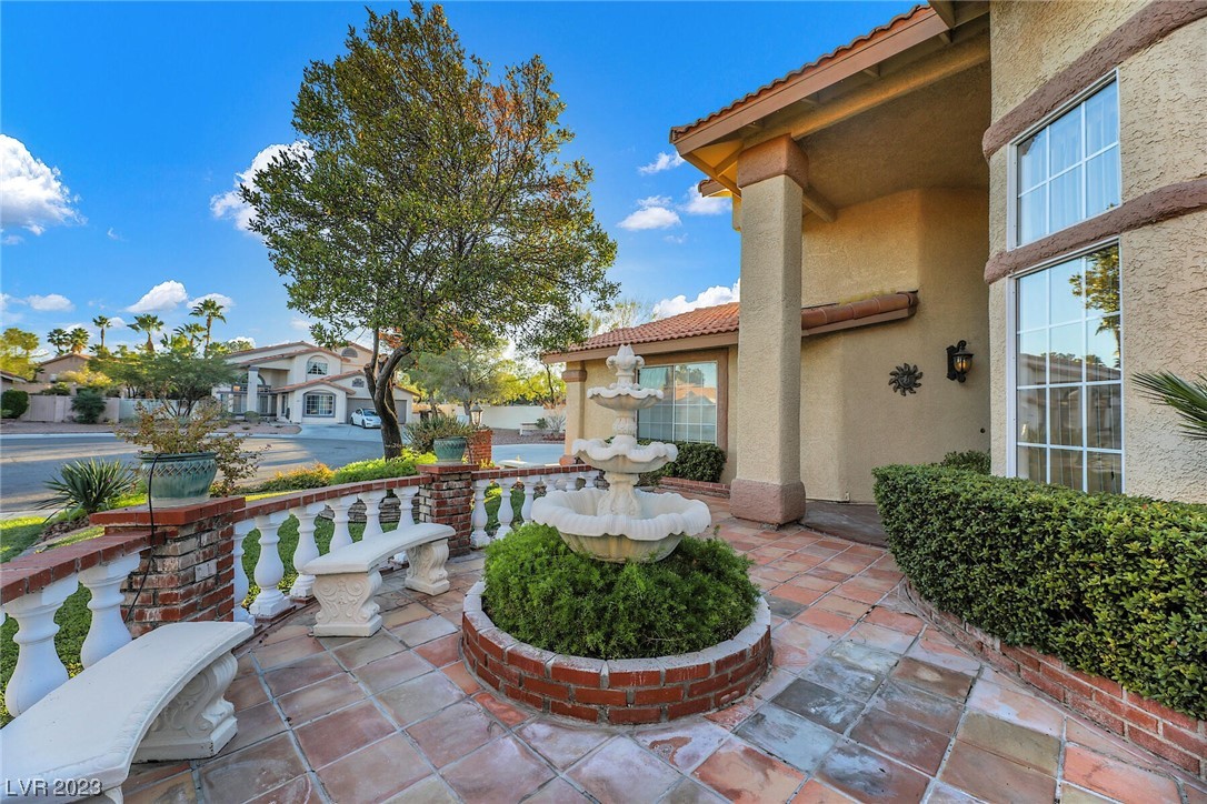 8432 Dry Cliff Circle