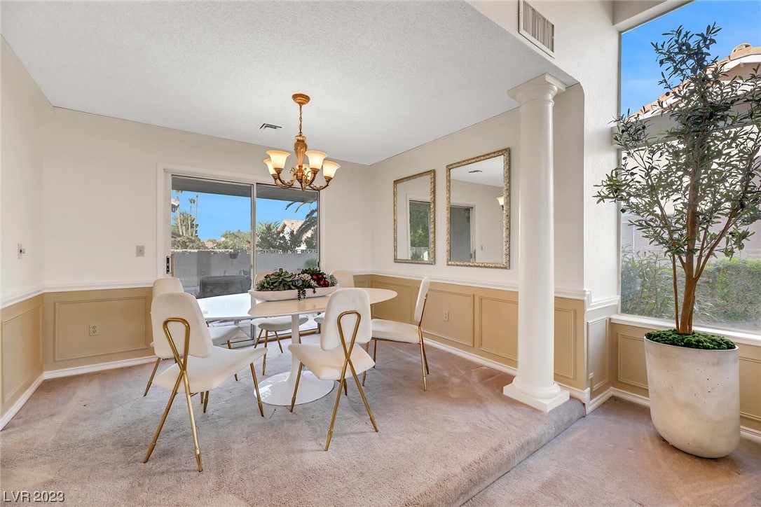 8432 Dry Cliff Circle