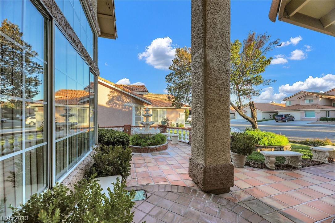 8432 Dry Cliff Circle