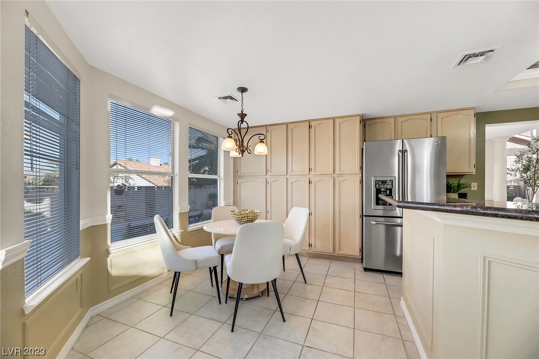 8432 Dry Cliff Circle