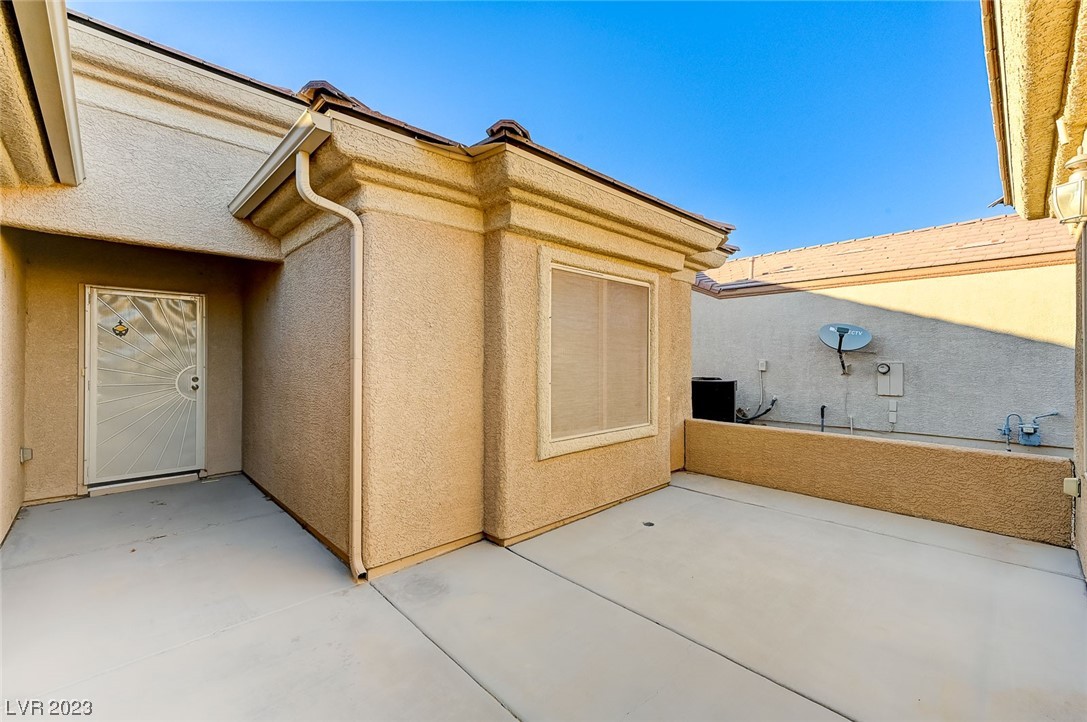 7353 Petrel Street