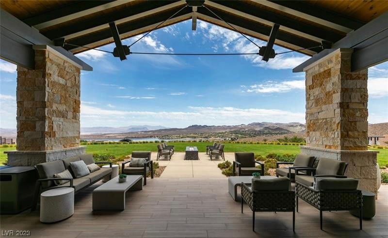 72 Mirage View Drive