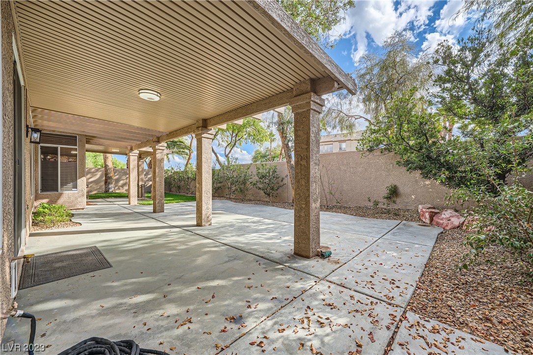 8405 Willow Point Court