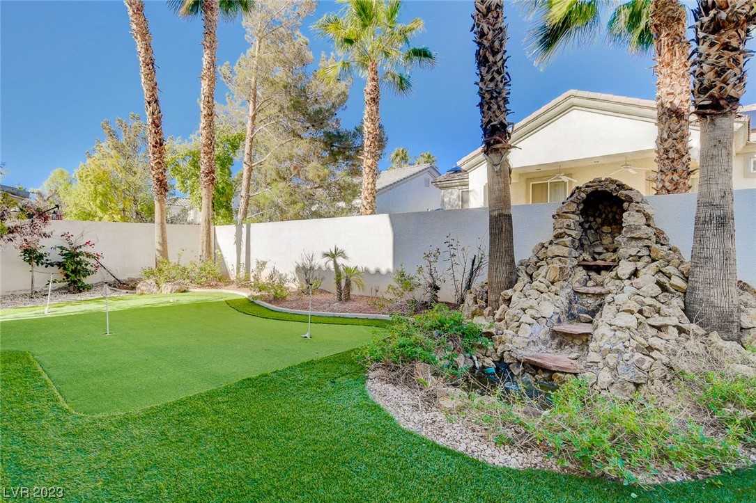 70 Perennial Border Court