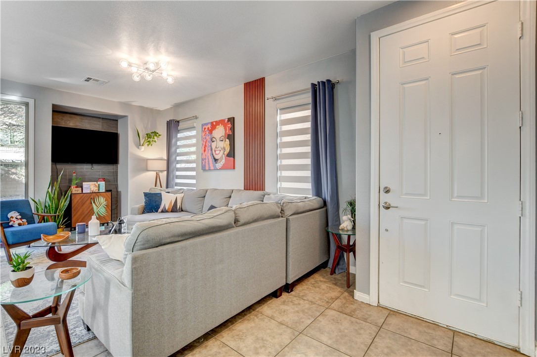 5274 Paiute Pine Court