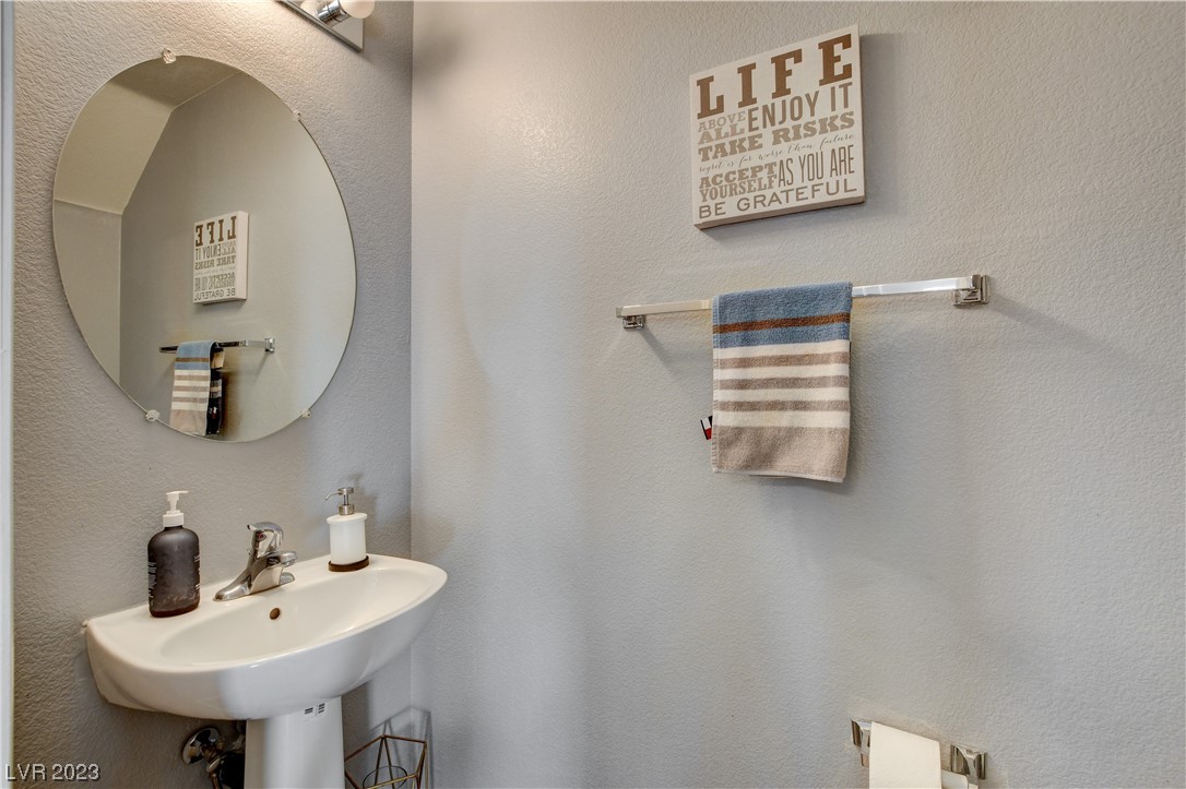 5274 Paiute Pine Court