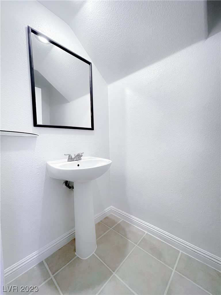 5472 Dungaree Street