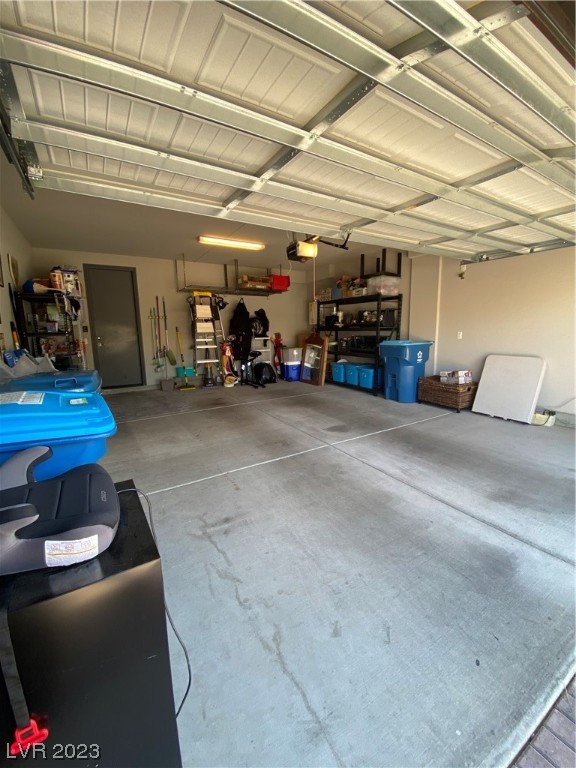 7152 Manolo Street