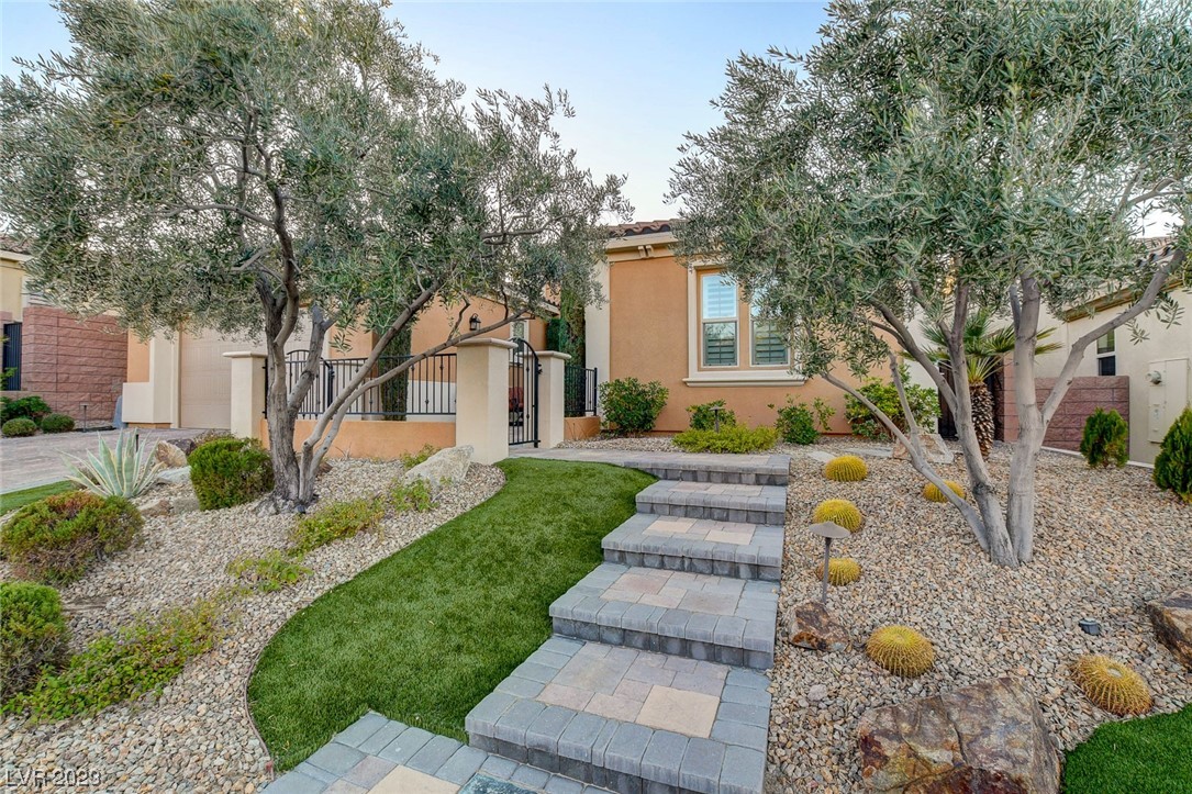 19 Contrada Fiore Drive