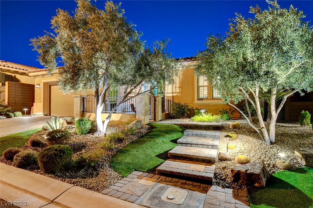 19 Contrada Fiore Drive