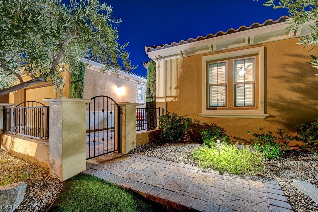 19 Contrada Fiore Drive