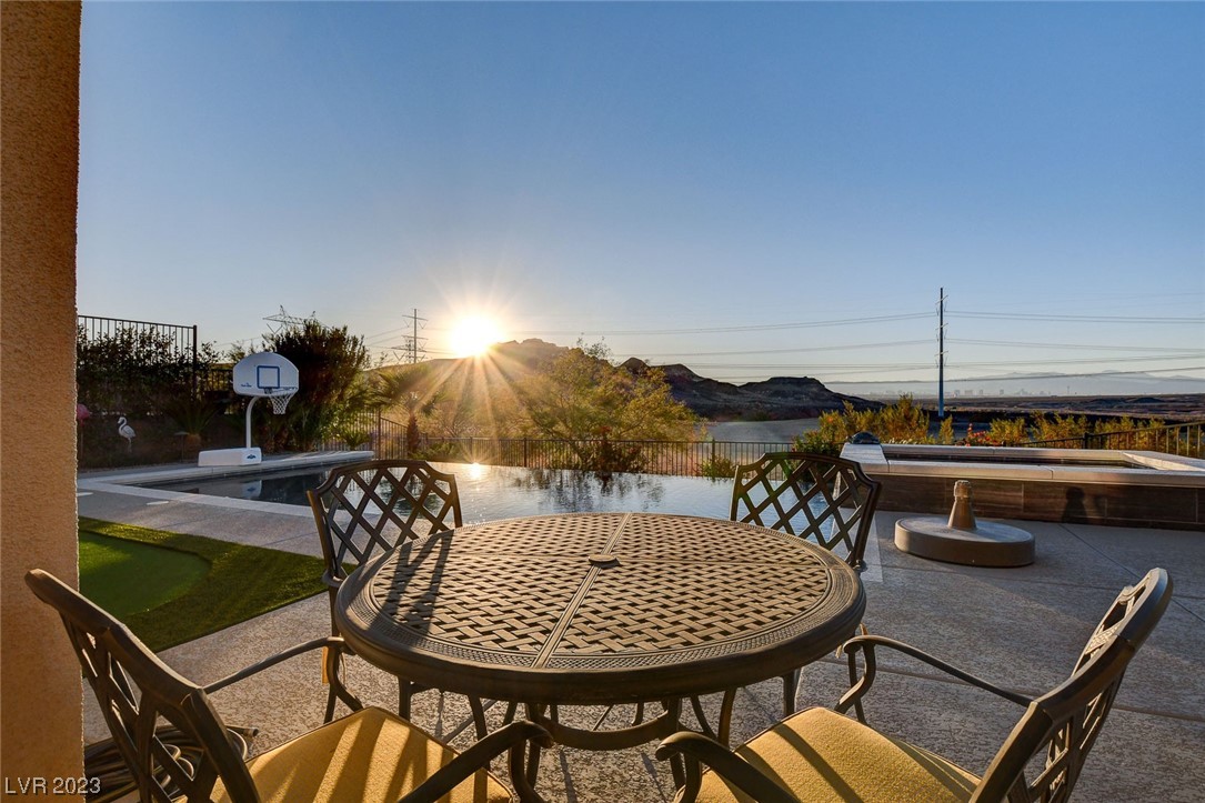 19 Contrada Fiore Drive