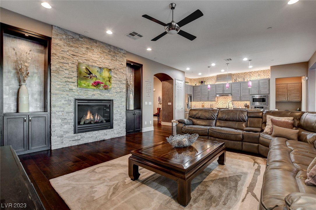 19 Contrada Fiore Drive