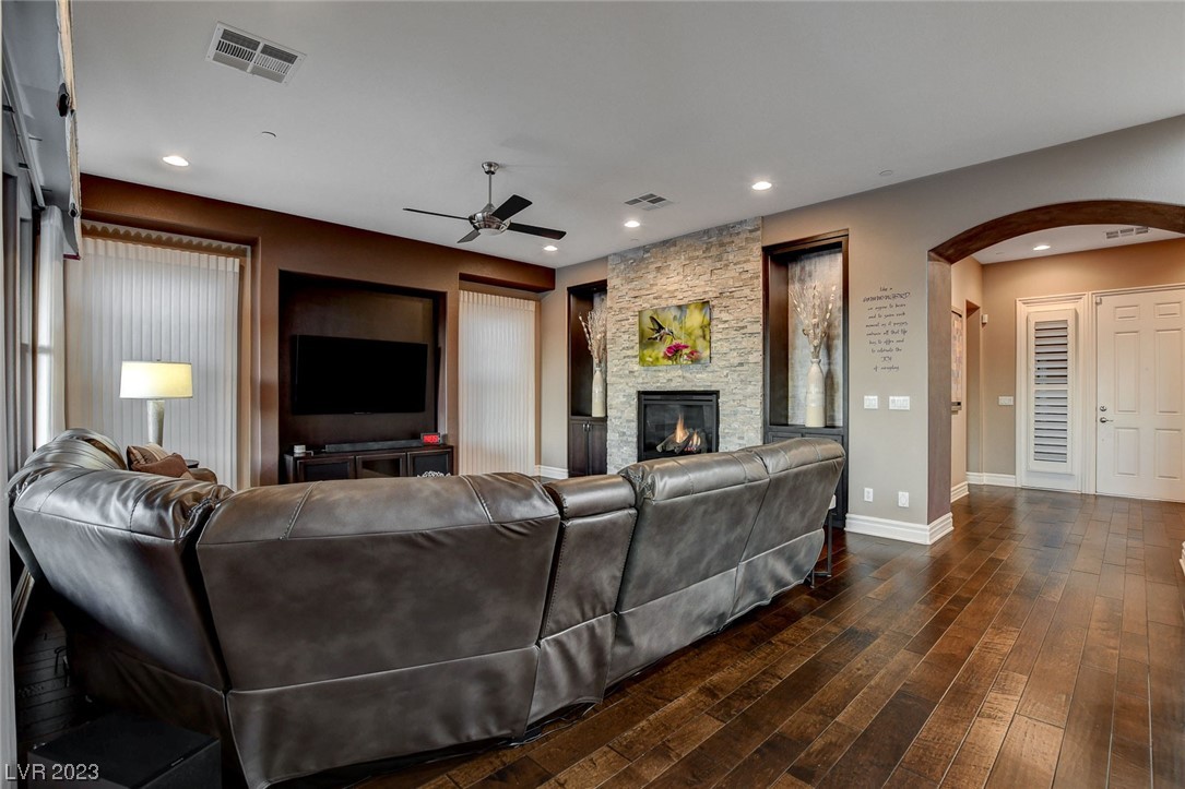 19 Contrada Fiore Drive