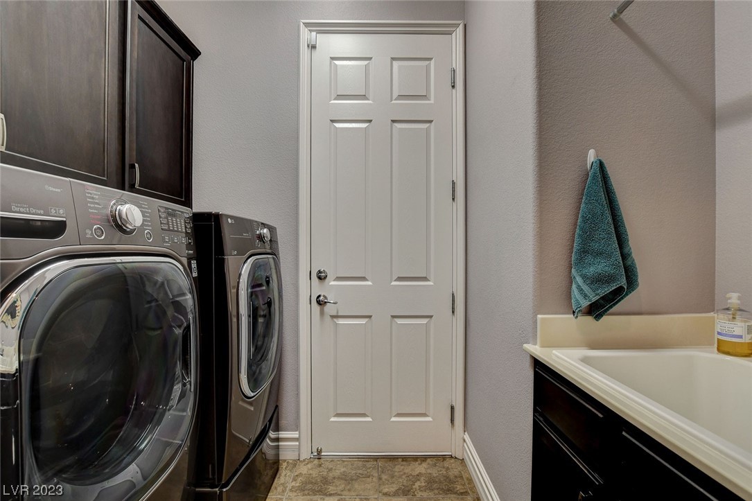 19 Contrada Fiore Drive