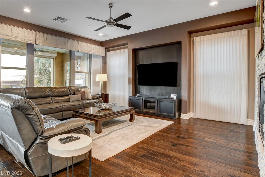 19 Contrada Fiore Drive