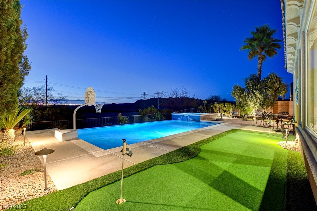 19 Contrada Fiore Drive