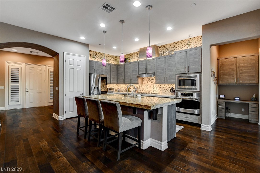 19 Contrada Fiore Drive