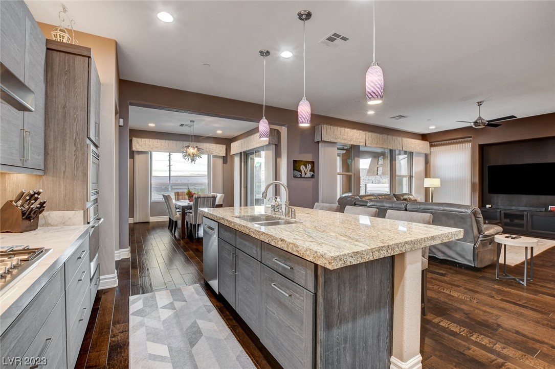 19 Contrada Fiore Drive