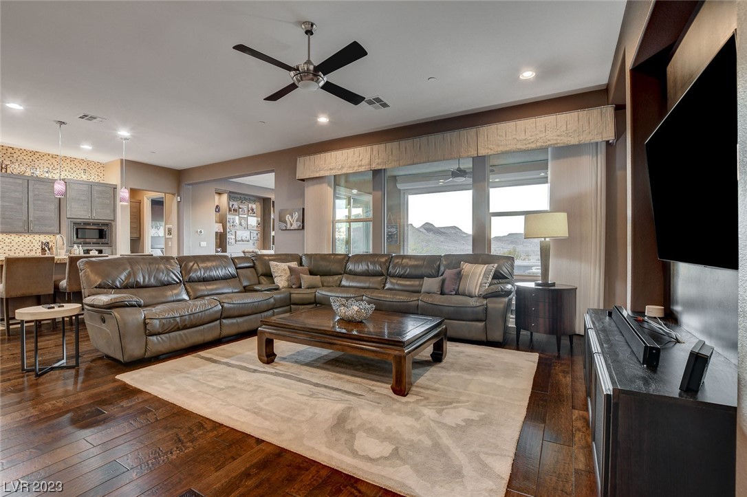 19 Contrada Fiore Drive