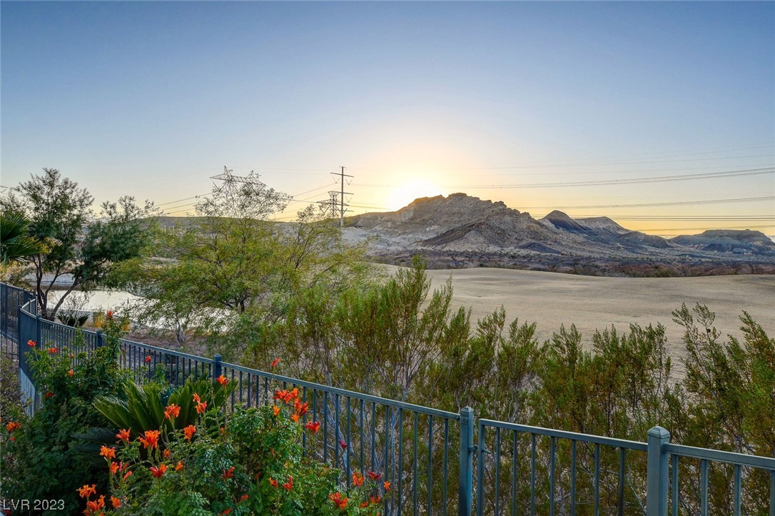 19 Contrada Fiore Drive