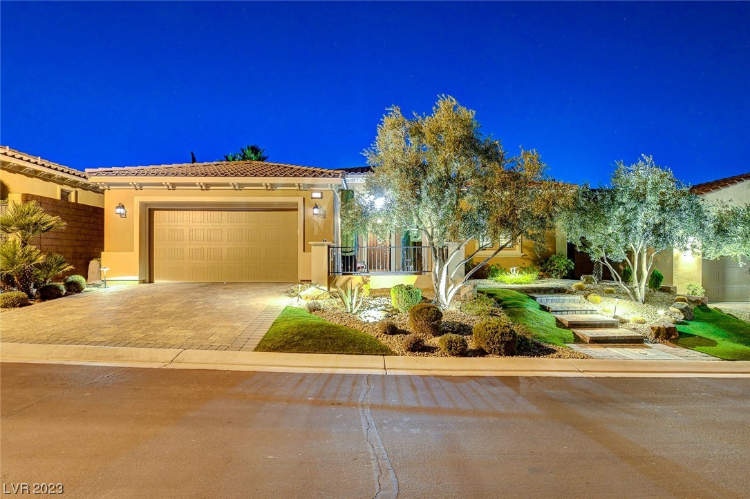 19 Contrada Fiore Drive