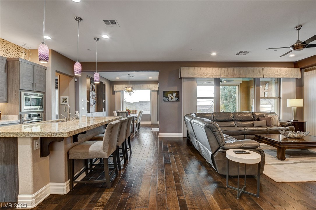 19 Contrada Fiore Drive