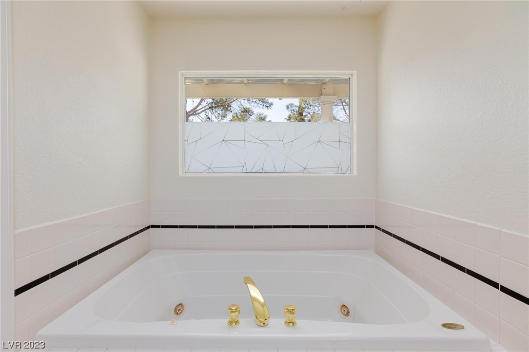 9013 Rivers Edge Drive