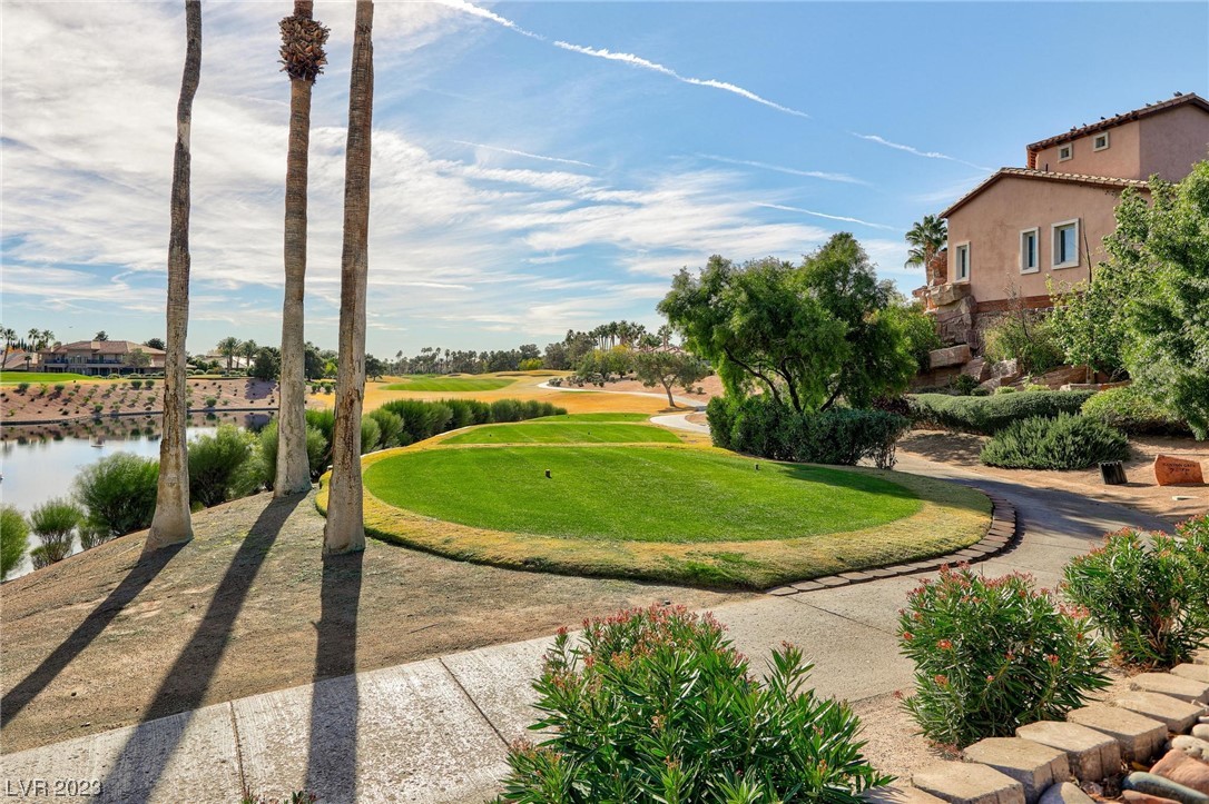 9013 Rivers Edge Drive