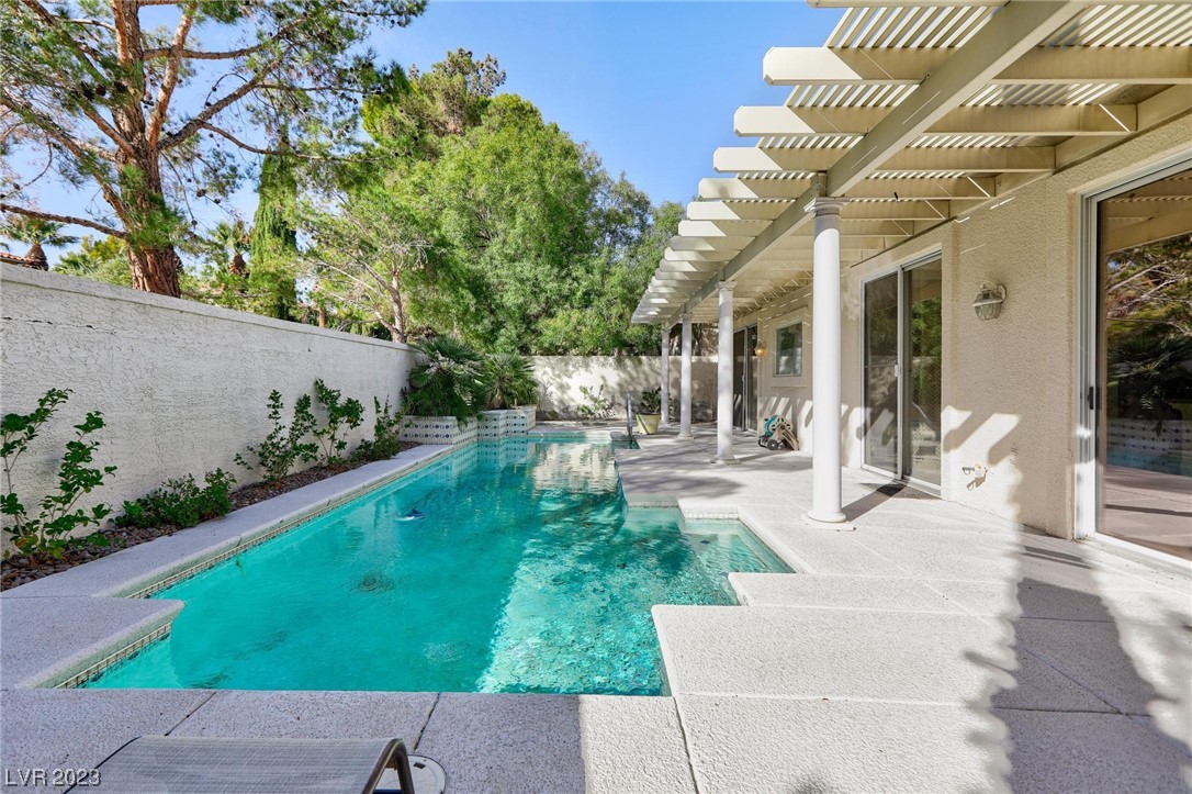 9013 Rivers Edge Drive