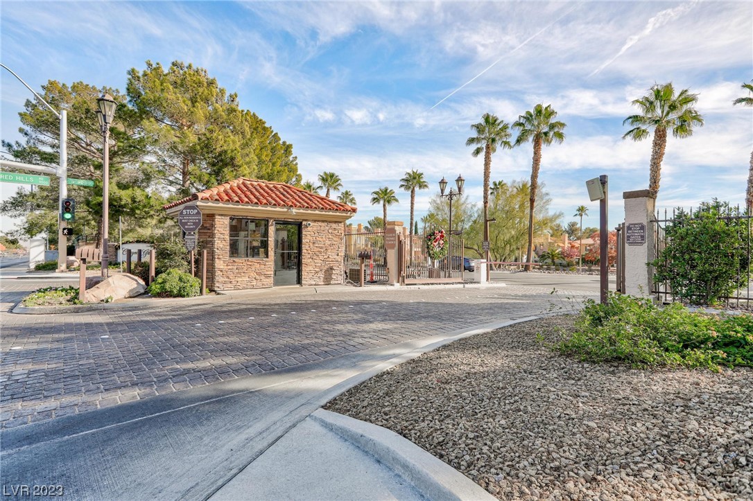 9013 Rivers Edge Drive