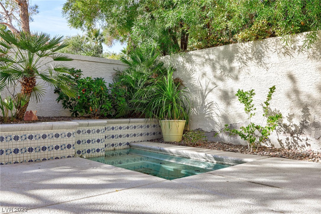 9013 Rivers Edge Drive