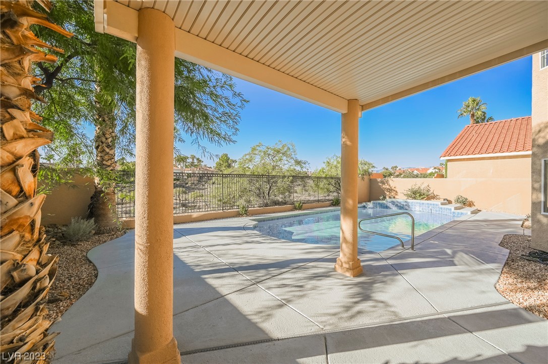 8221 Sedona Sunrise Drive