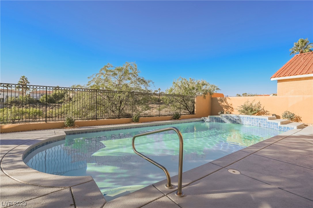 8221 Sedona Sunrise Drive