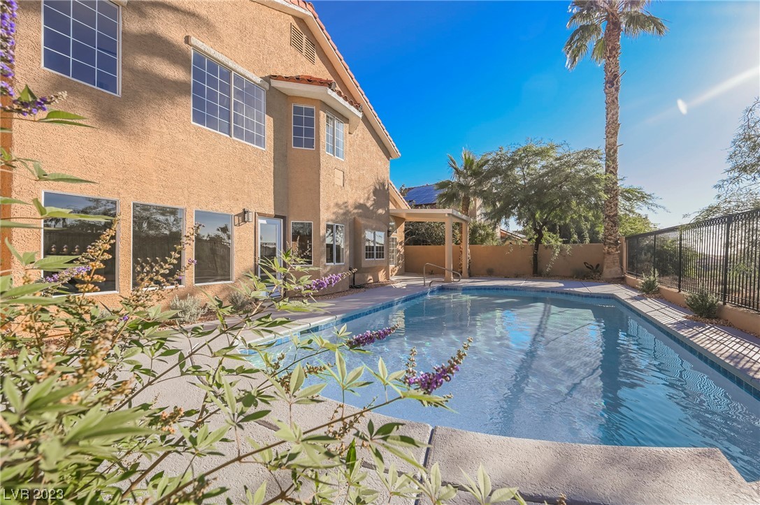 8221 Sedona Sunrise Drive