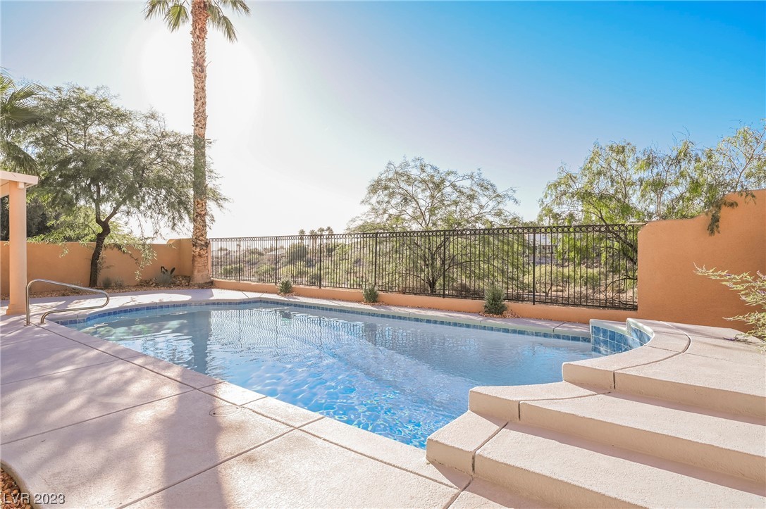 8221 Sedona Sunrise Drive