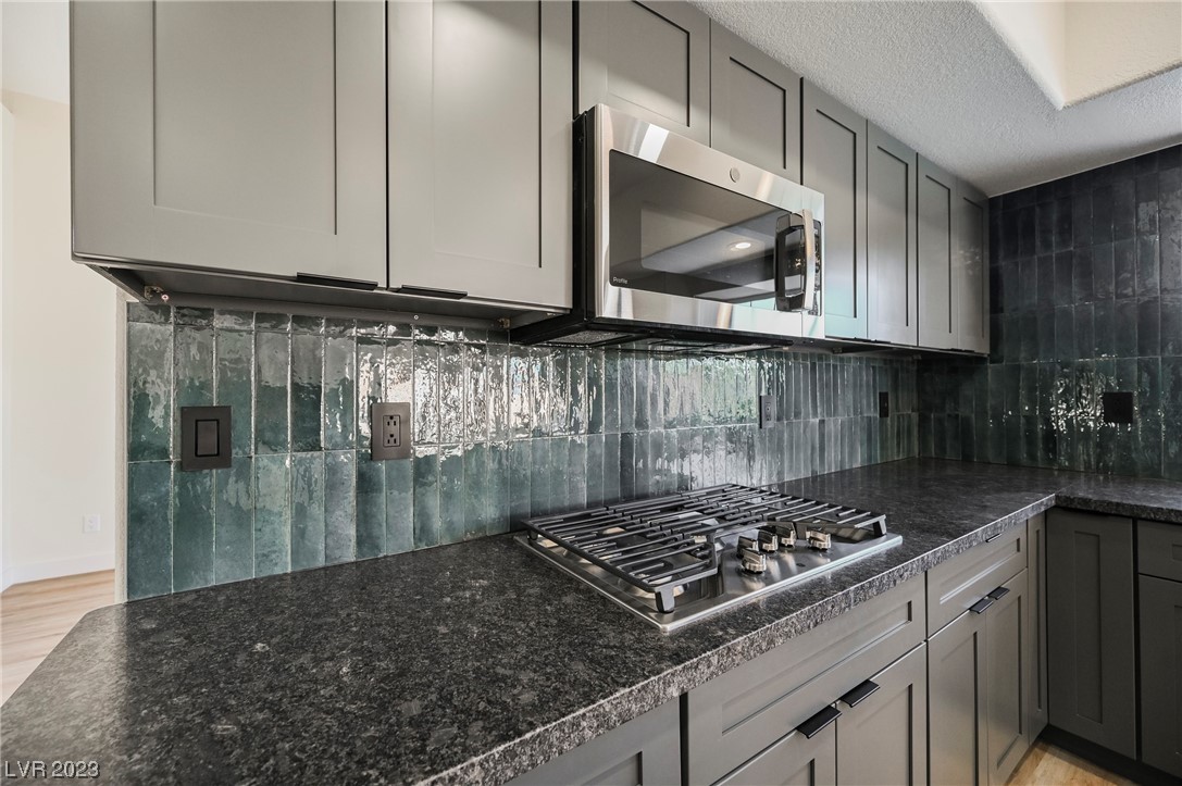 8221 Sedona Sunrise Drive