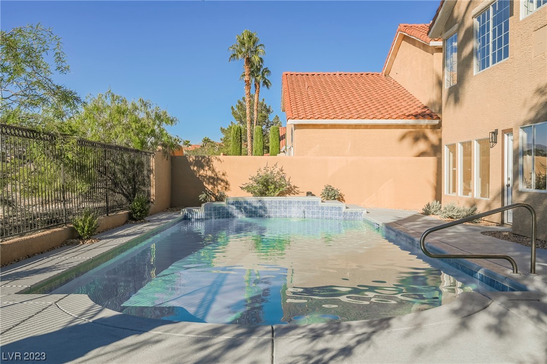 8221 Sedona Sunrise Drive