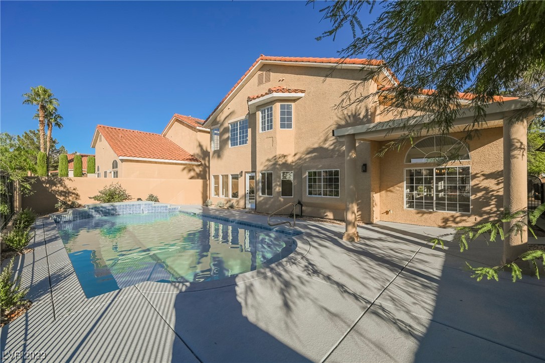 8221 Sedona Sunrise Drive