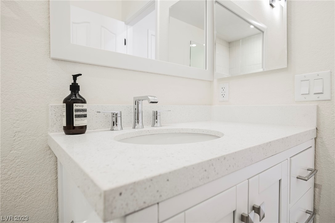 8221 Sedona Sunrise Drive