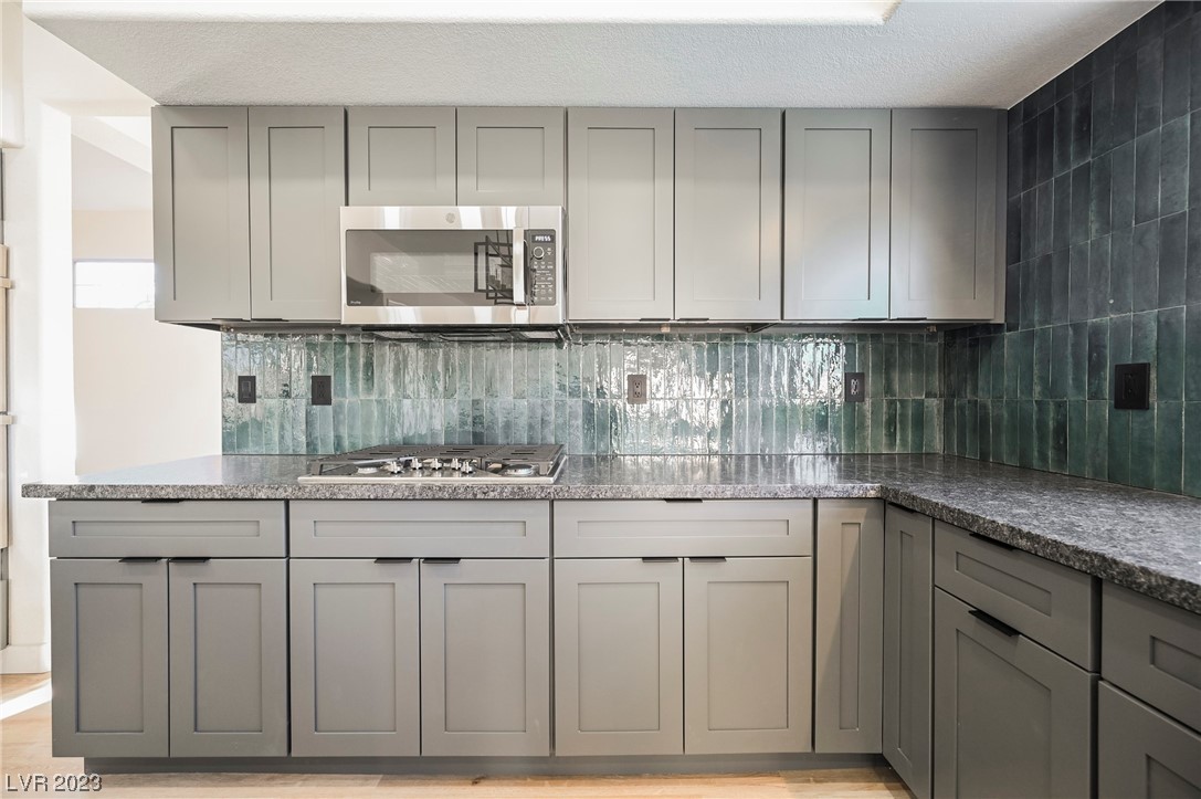 8221 Sedona Sunrise Drive