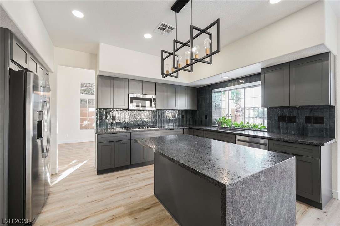 8221 Sedona Sunrise Drive