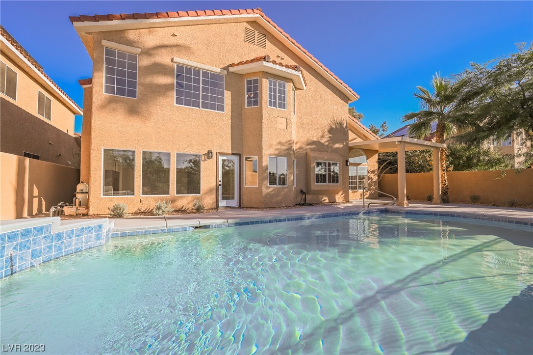 8221 Sedona Sunrise Drive