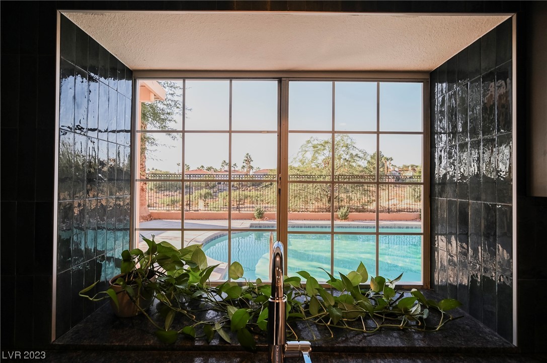 8221 Sedona Sunrise Drive