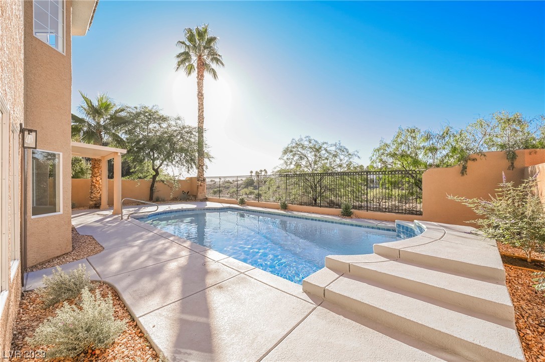 8221 Sedona Sunrise Drive