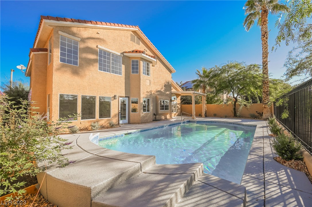 8221 Sedona Sunrise Drive