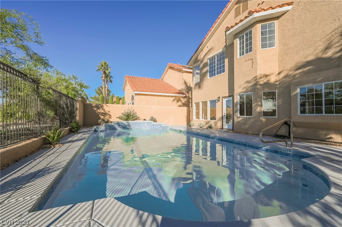 8221 Sedona Sunrise Drive
