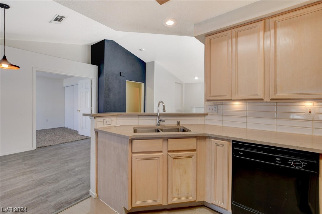 5201 South Torrey Pines Drive 1284