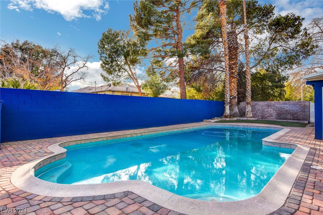 1225 Darmak Drive