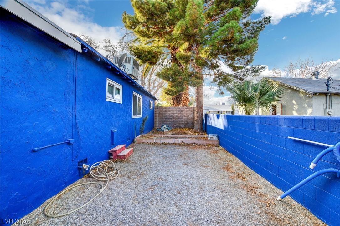 1225 Darmak Drive